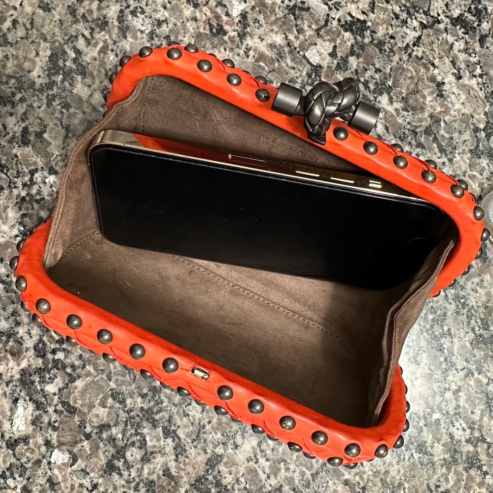 💎💎 HP 💎💎💎 Bottega Veneta Intrecciato Bruciato Knot Clutch - Picture 15 of 15